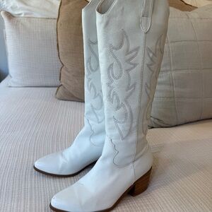 BILLINI WHITE COWBOY BOOTS